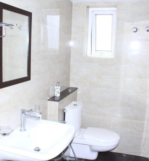 Ant Biz Rooms Near Chennai Trade Centre Kültér fotó